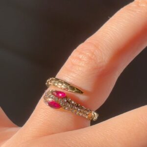 Anel Serpente Rosa Envolvente
